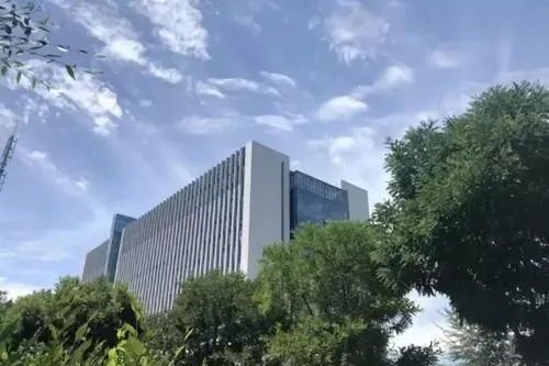“青海國投”900億負債壓頂，15億永續(xù)債被要求分期除本兌付