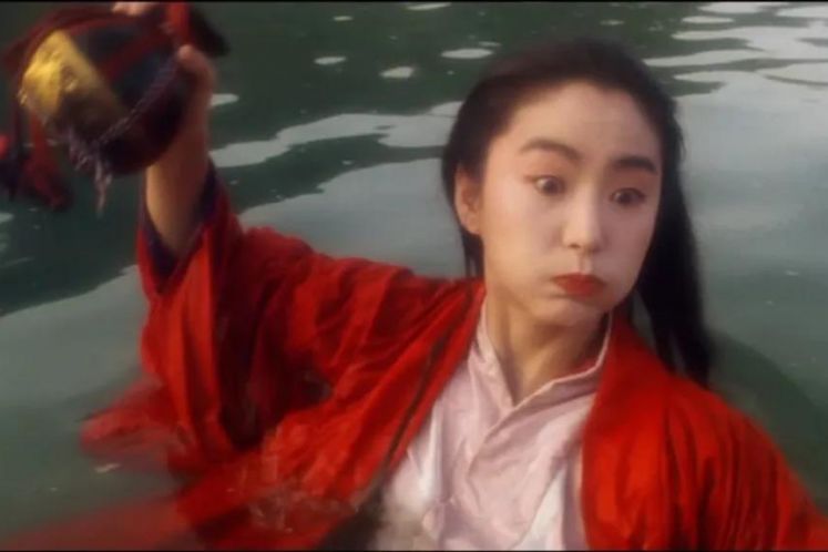 白酒，地產(chǎn)，無聲散場